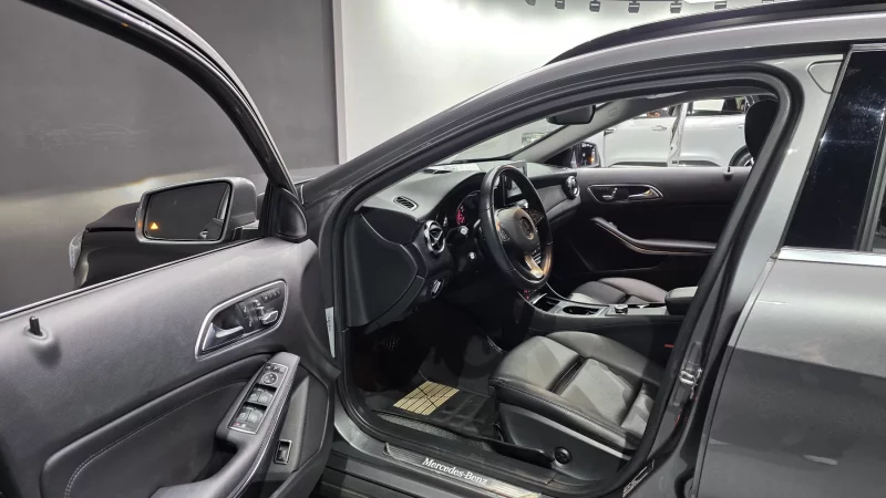 Mercedes-Benz GLA-Class