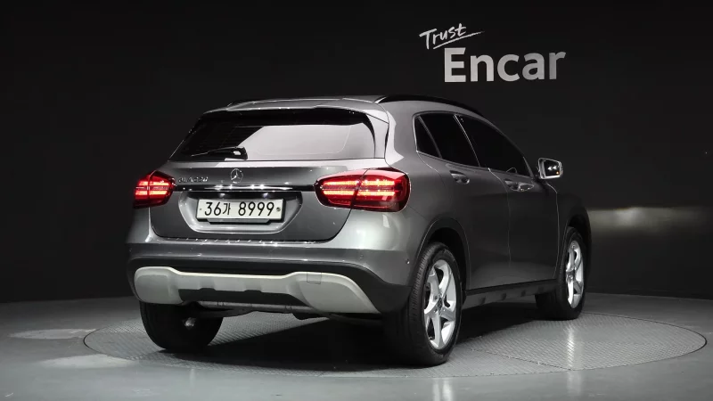 Mercedes-Benz GLA-Class