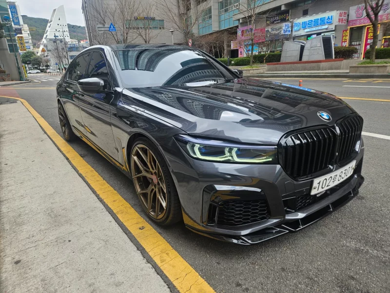 BMW 7-Series