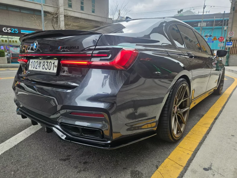 BMW 7-Series