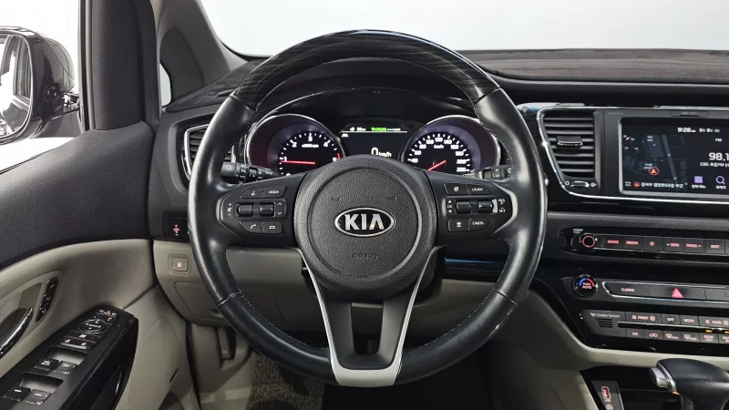 Kia Carnival