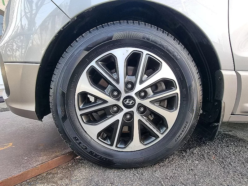 Hyundai Starex