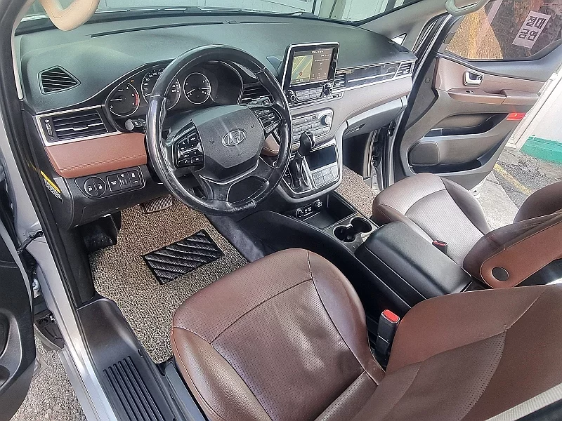 Hyundai Starex