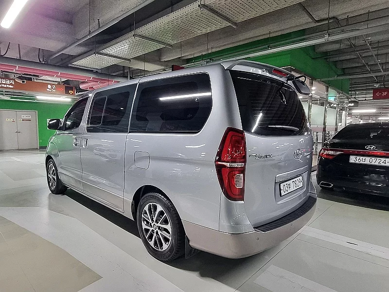 Hyundai Starex