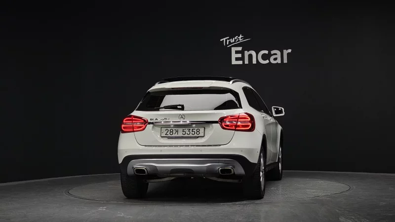 Mercedes-Benz GLA-Class