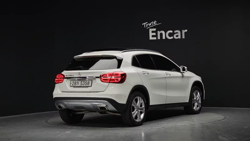 Mercedes-Benz GLA-Class