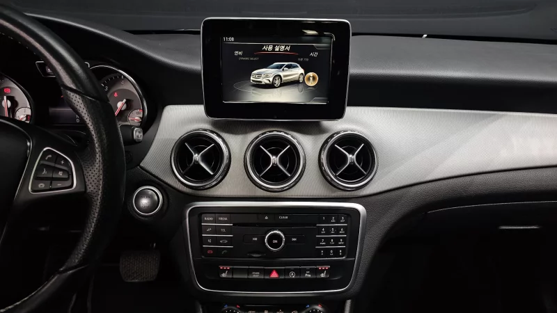 Mercedes-Benz GLA-Class