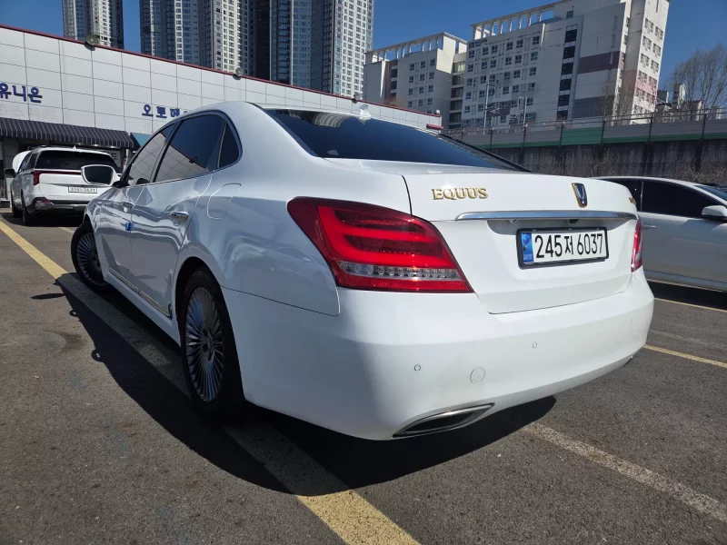 Hyundai Equus