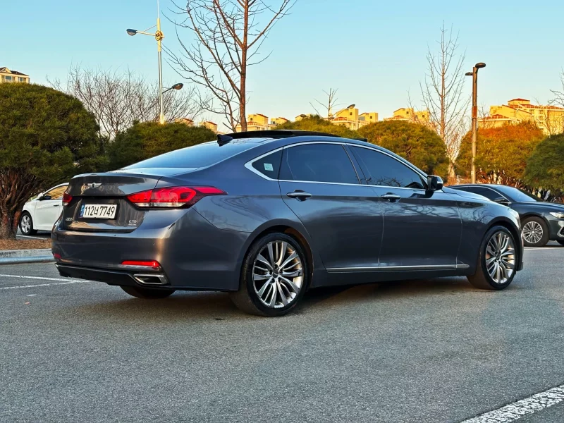 Hyundai Genesis