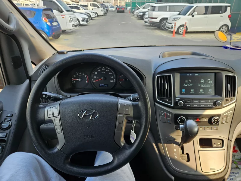 Hyundai Starex