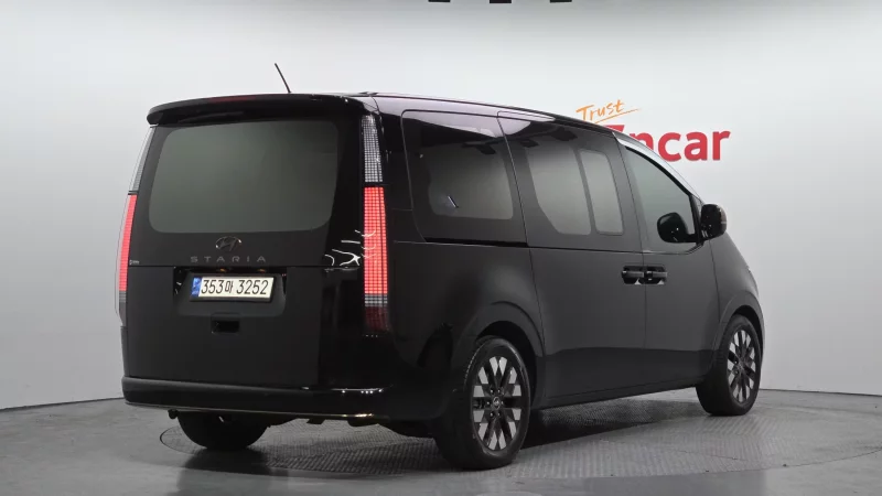 Hyundai Staria