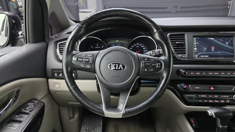 Kia Carnival