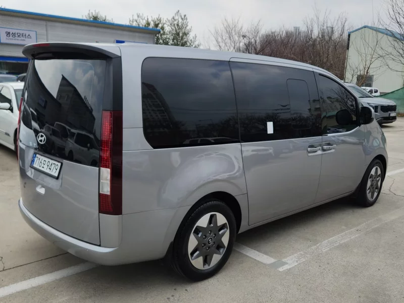 Hyundai Staria
