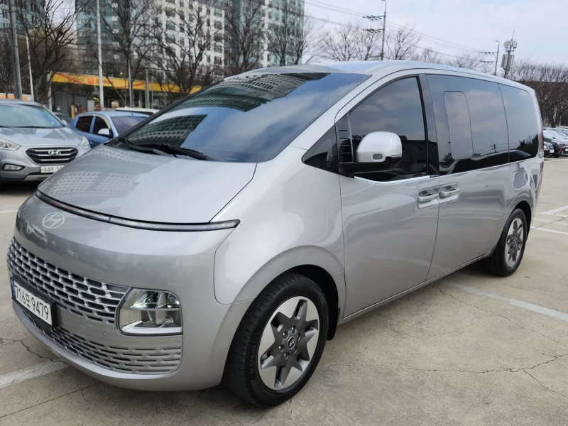 Hyundai Staria