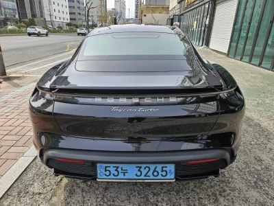 Porsche TAYCAN