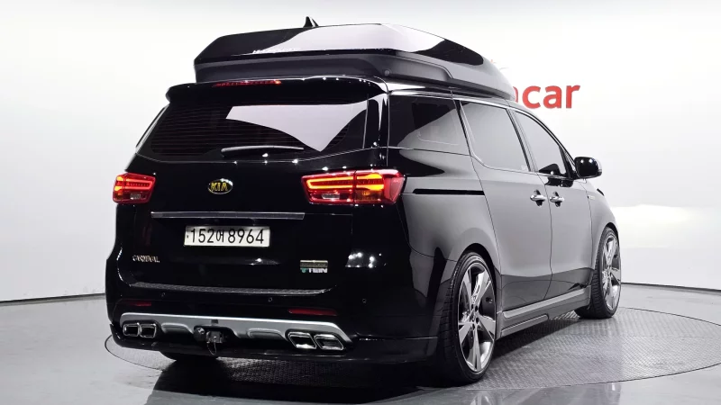 Kia Carnival