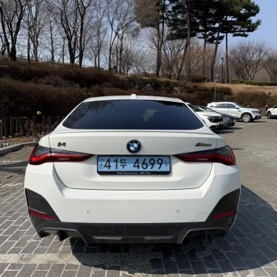 BMW i4