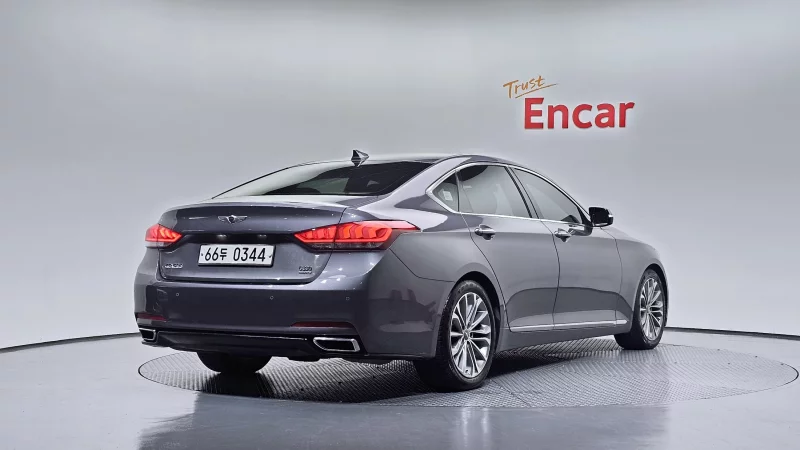 Hyundai Genesis