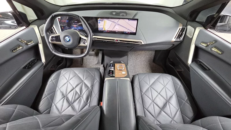 BMW iX
