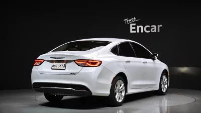 Chrysler 200