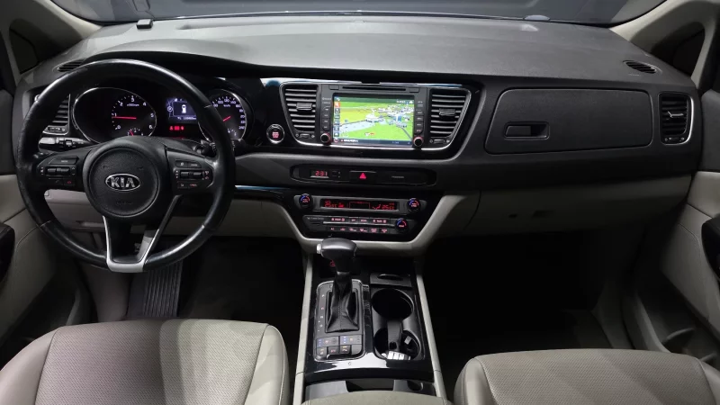 Kia Carnival