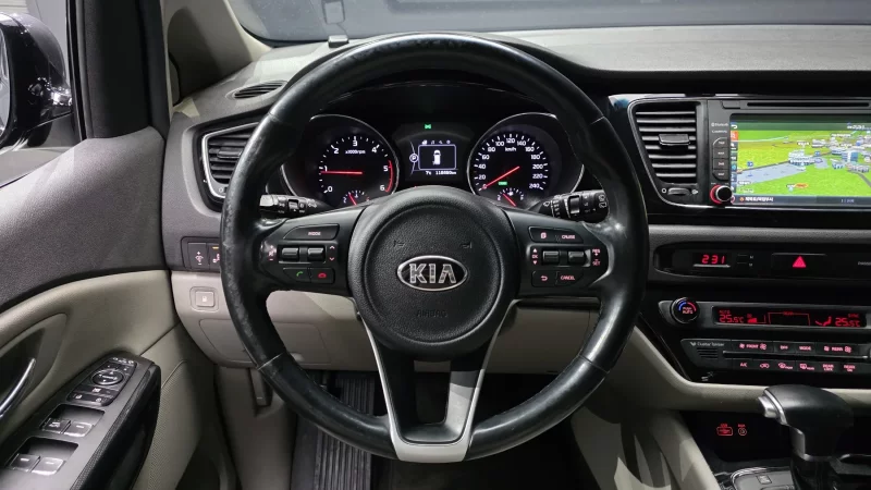 Kia Carnival