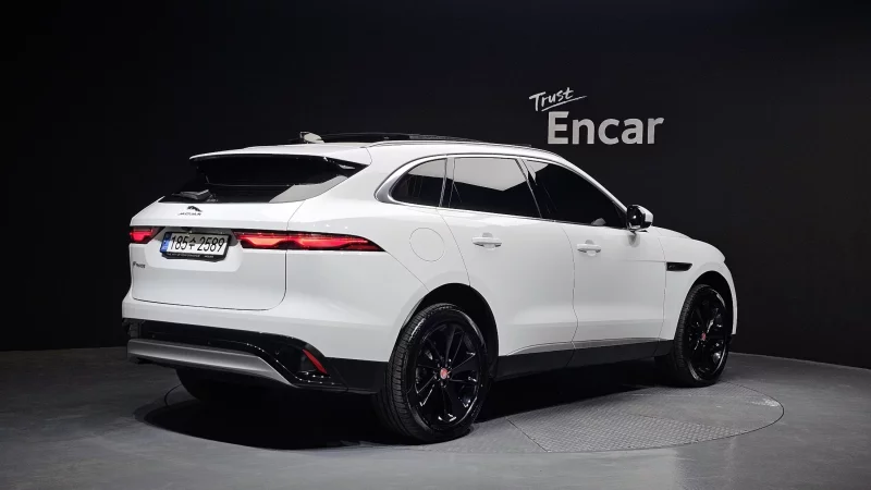 Jaguar F-PACE