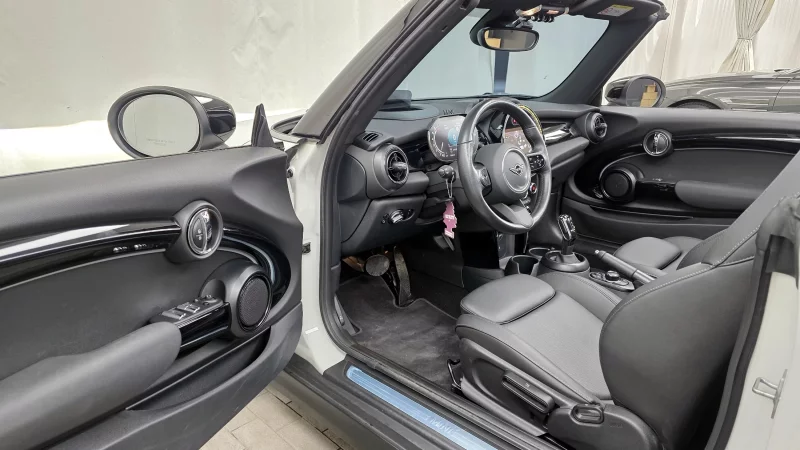 MINI Cooper Convertible