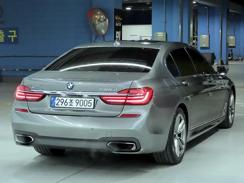 BMW 7-Series