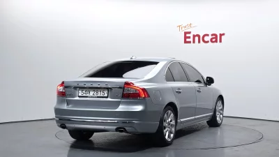 Volvo S80