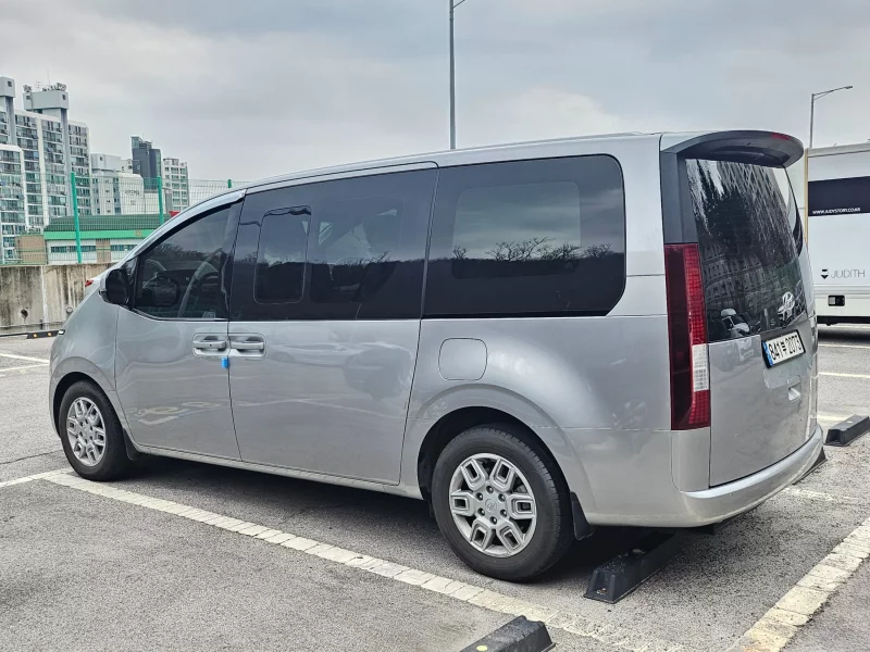 Hyundai Staria