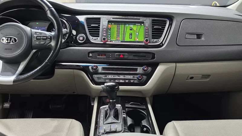 Kia Carnival