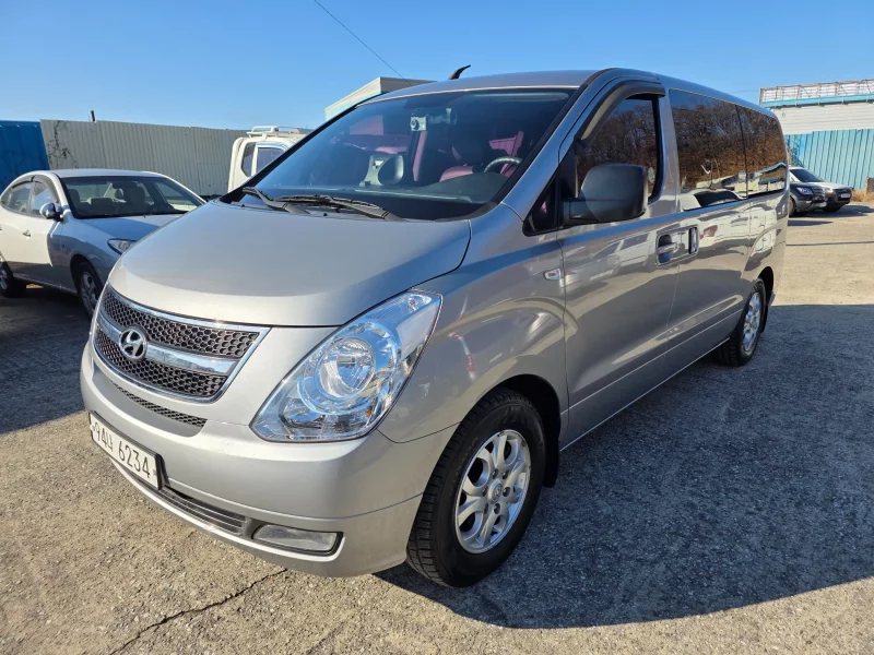 Hyundai Starex