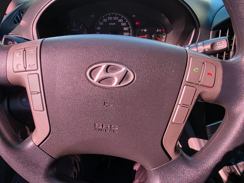 Hyundai Starex