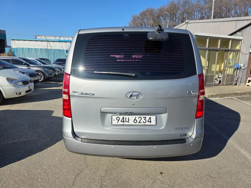 Hyundai Starex