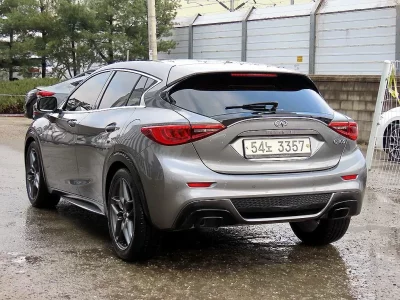 Infiniti Q30