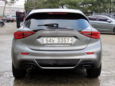 Infiniti Q30