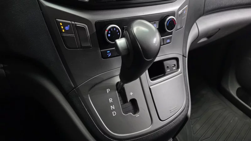 Hyundai Starex