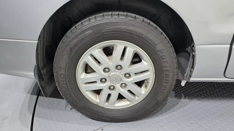 Hyundai Starex