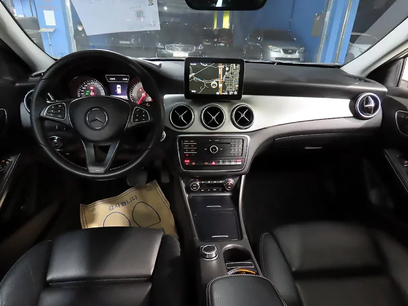 Mercedes-Benz GLA-Class