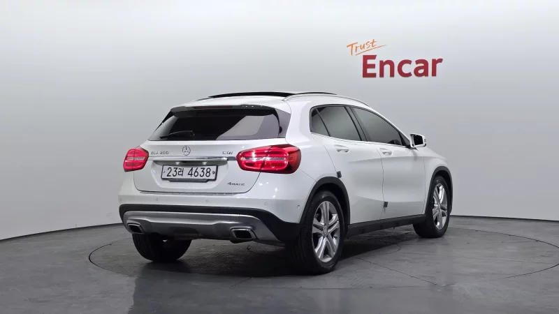 Mercedes-Benz GLA-Class