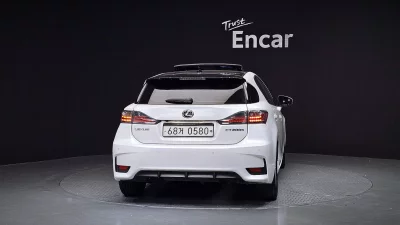Lexus CT200h