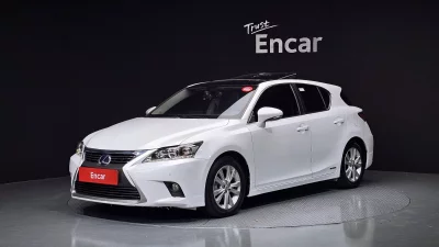 Lexus CT200h
