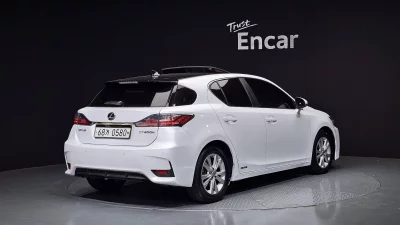 Lexus CT200h