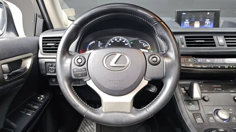 Lexus CT200h