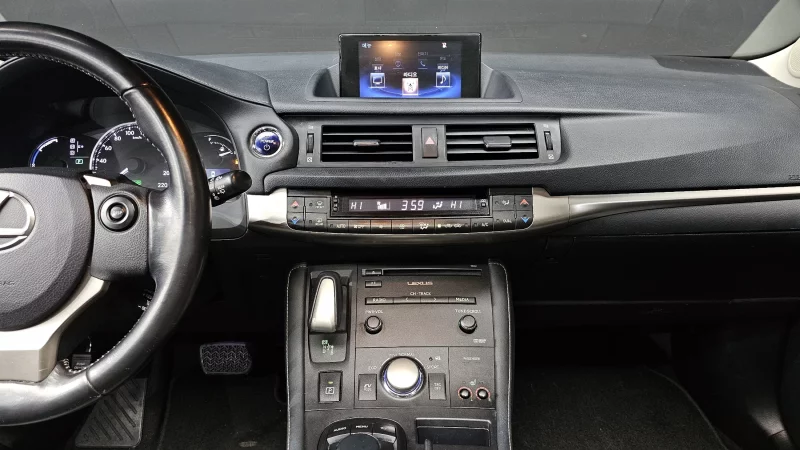 Lexus CT200h