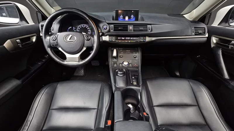 Lexus CT200h