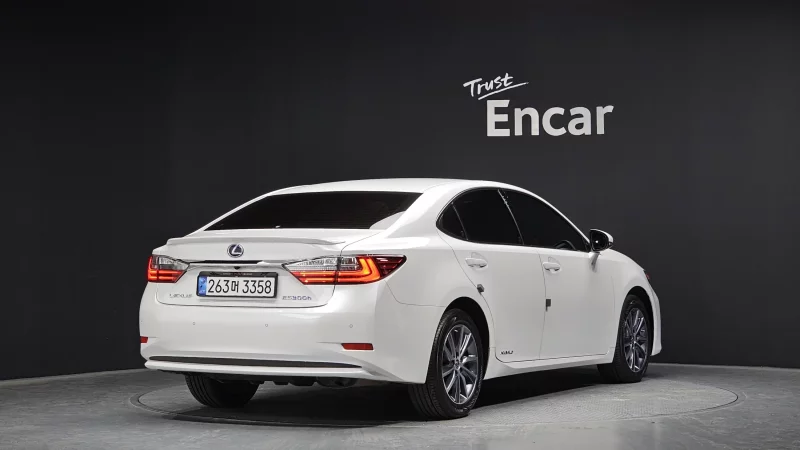 Lexus ES300h