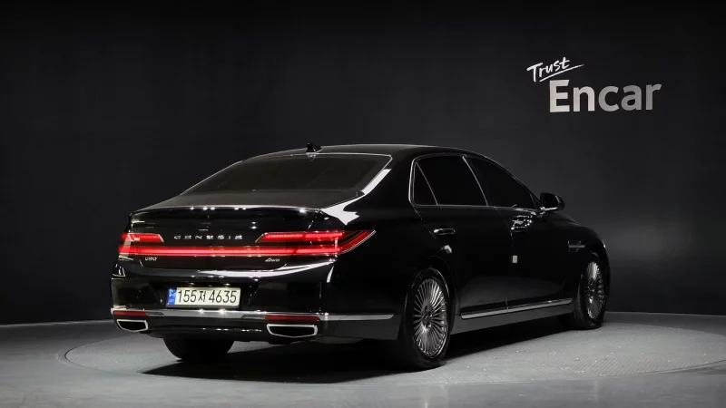 Genesis G90