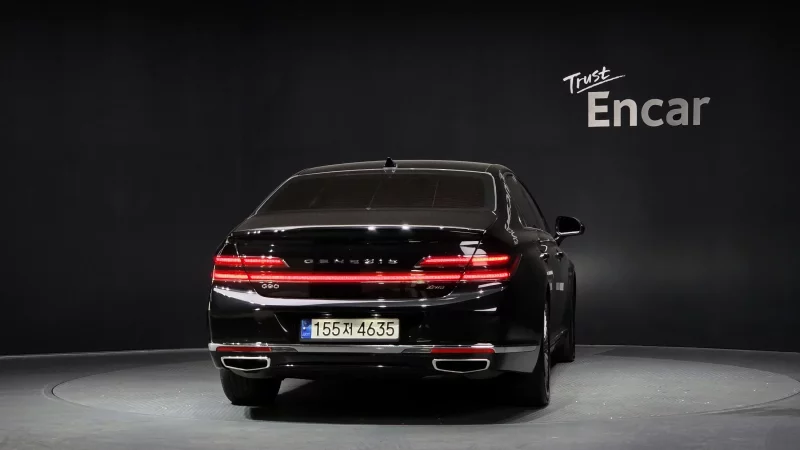 Genesis G90